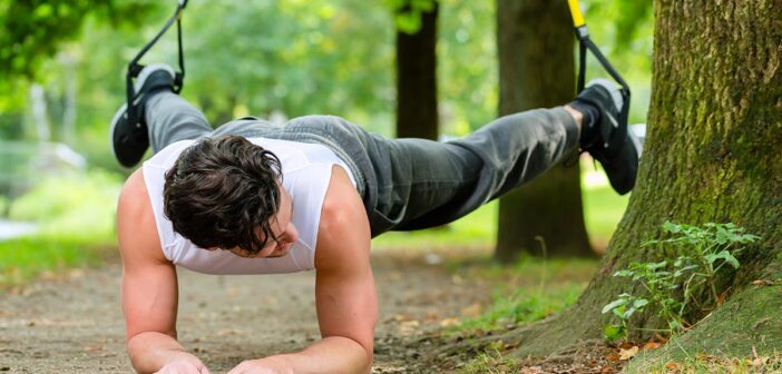 Alles zum Thema Sling Training erklärt vom Sportexperten Paul Kliks: Übungen und Grundlagen, was ist slingtraining