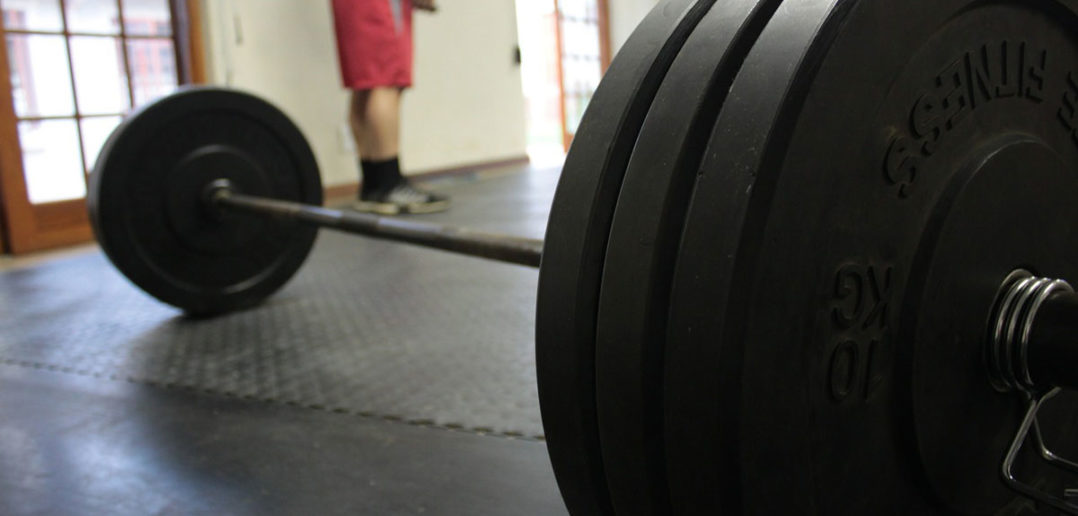 Rumänisches Kreuzheben: richtige Ausführung der Übung und typische Fehler