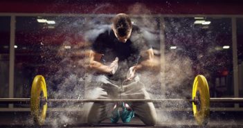 Krafttraining Trainingsplan: Muskelaufbau in 8 Wochen Trainingsplan und Übungen für Krafttraining