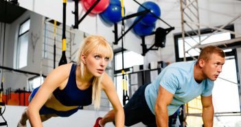 Trainingsplan: Crossfit Workout für Anfänger! Zuhause oder im Studio Crossfit: die besten Übungen für Einsteiger und Anfänger
