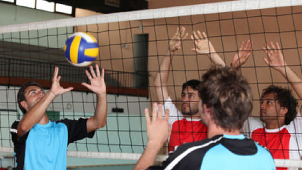 Volleyball Spielsysteme Im Unteren Leistungsbereich Taktiktraining Training Volleyball