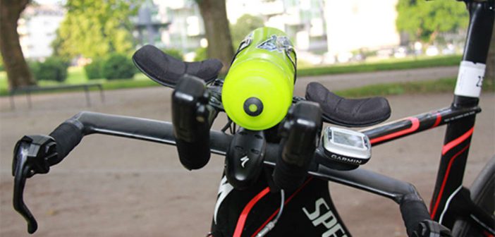 Verpflegung auf langen Rennradtouren: Nur Wasser, Isodrinks, Gels oder Riegel – wie ernährt man sich richtig auf dem Rennrad? Traithlon, Radsport, Training