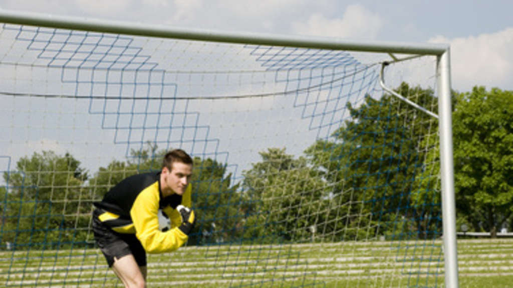 Torwarttraining Koordinationsubungen Sind Wichtig Fur Unbekannte Spielsituationen Beweglichkeitstraining Fussball Koordinationstraining Sportarten Taktiktraining Techniktraining