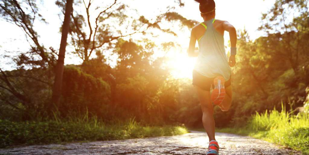 Dynamisches Dehnen für Läufer Dynamisches Dehnen vor dem Laufen