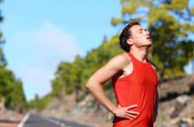 Seitenstechen: Einfache aber effektive Tipps & Übungen gegen den Störfaktor beim Laufen. Alles zur richtigen Atmung, Ursachen & Studien aus der Sportmedizin