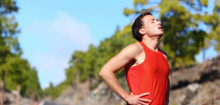 Seitenstechen: Einfache aber effektive Tipps & Übungen gegen den Störfaktor beim Laufen. Alles zur richtigen Atmung, Ursachen & Studien aus der Sportmedizin