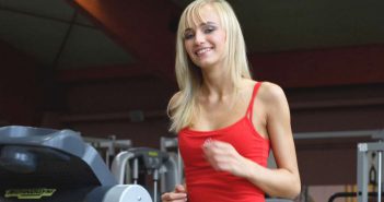 Kann man mit Ausdauertraining abnehmen? Kann man mit Ausdauertraining abnehmen? Fettverbrennung, Fettabbau, Gewichtsverlust. Der Einfluss von Ausdauertraining auf Körper und Geist.