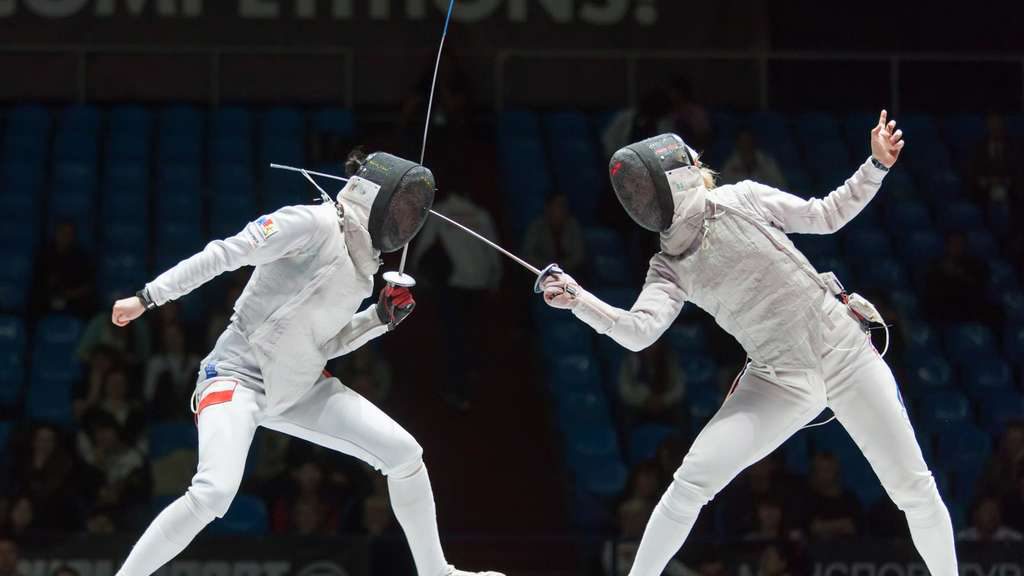Einfuhrung In Das Fechten Ausrustung Im Fechtsport Fechten Sportarten Sportausruestung