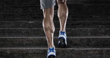 Was hilft gegen Fersenschmerz Oft ist die Plantare Fasciitis Grund für Fersenschmerz