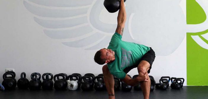 4 effektive Übungen mit der Kettlebell machen Dich stark