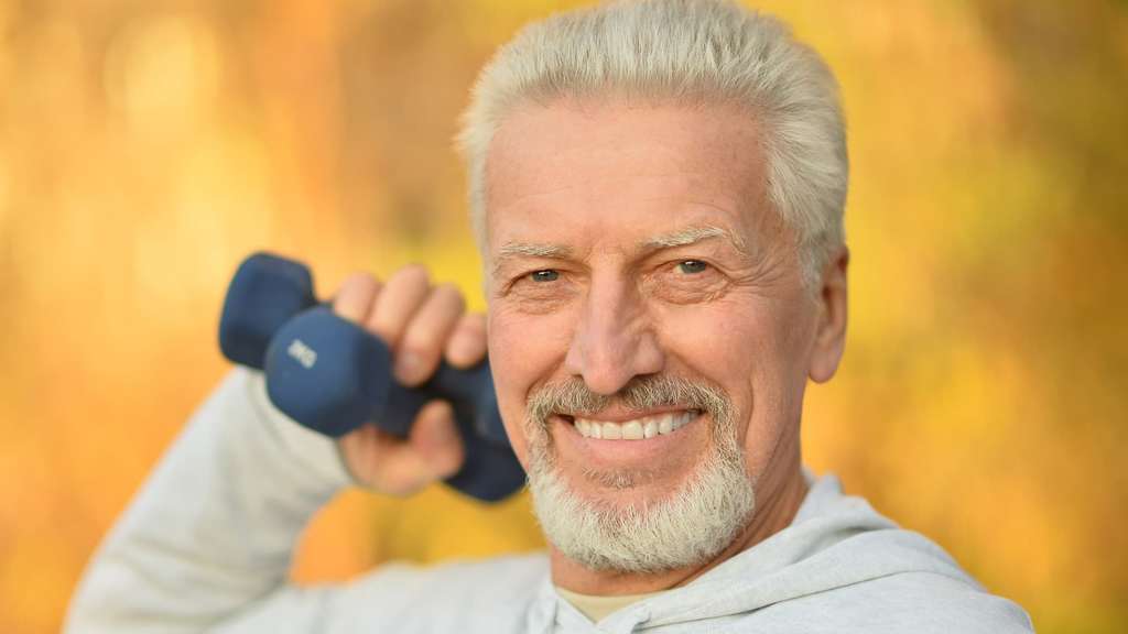 Stark Und Fit Im Alter Krafttraining Fur Senioren Training