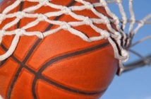 Basketball-Taktik: Der Angriff gegen eine kombinierte Verteidigung