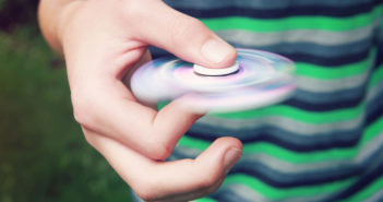 Fidget Spinner Tricks: Die besten Tipps für flinke Finger Fidget Spinner Tricks