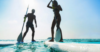 Stand Up Paddling: Paddelspaß auf jedem Gewässer SUP, stand up paddeling, trend