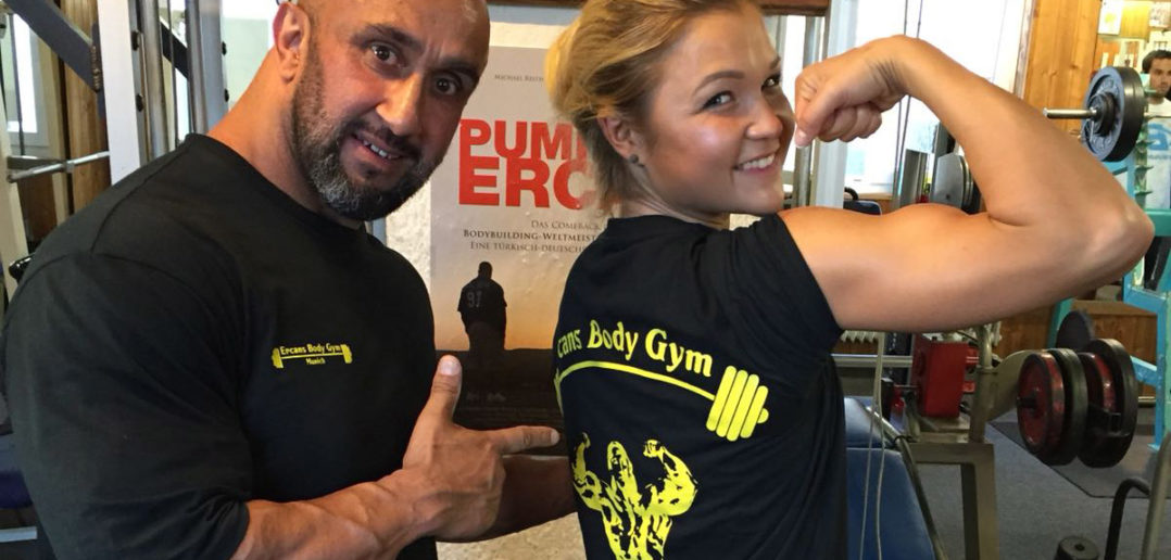 Krafttraining für Frauen: Sophia Thiel und Coach "Pumping" Ercan Demir zeigen Übungen