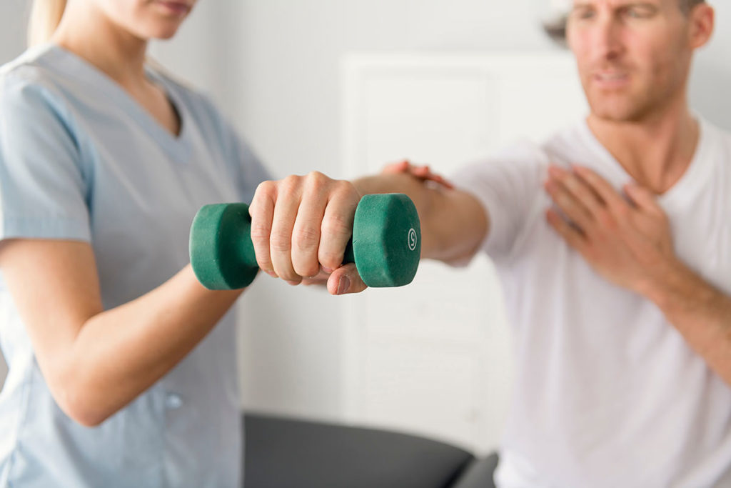 darf-ich-mit-schulterverletzung-sport-machen - Trainingsworld - das Sportexperten Portal