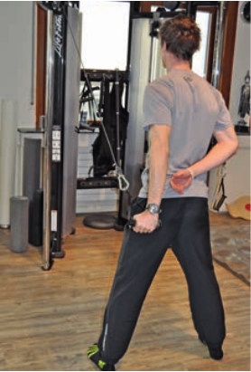 Das Impingement ist ein weit verbreitetes und schmerzhaftes Problem unter Trainierenden. Ratgeber zu Maßnahmen und Übungen.