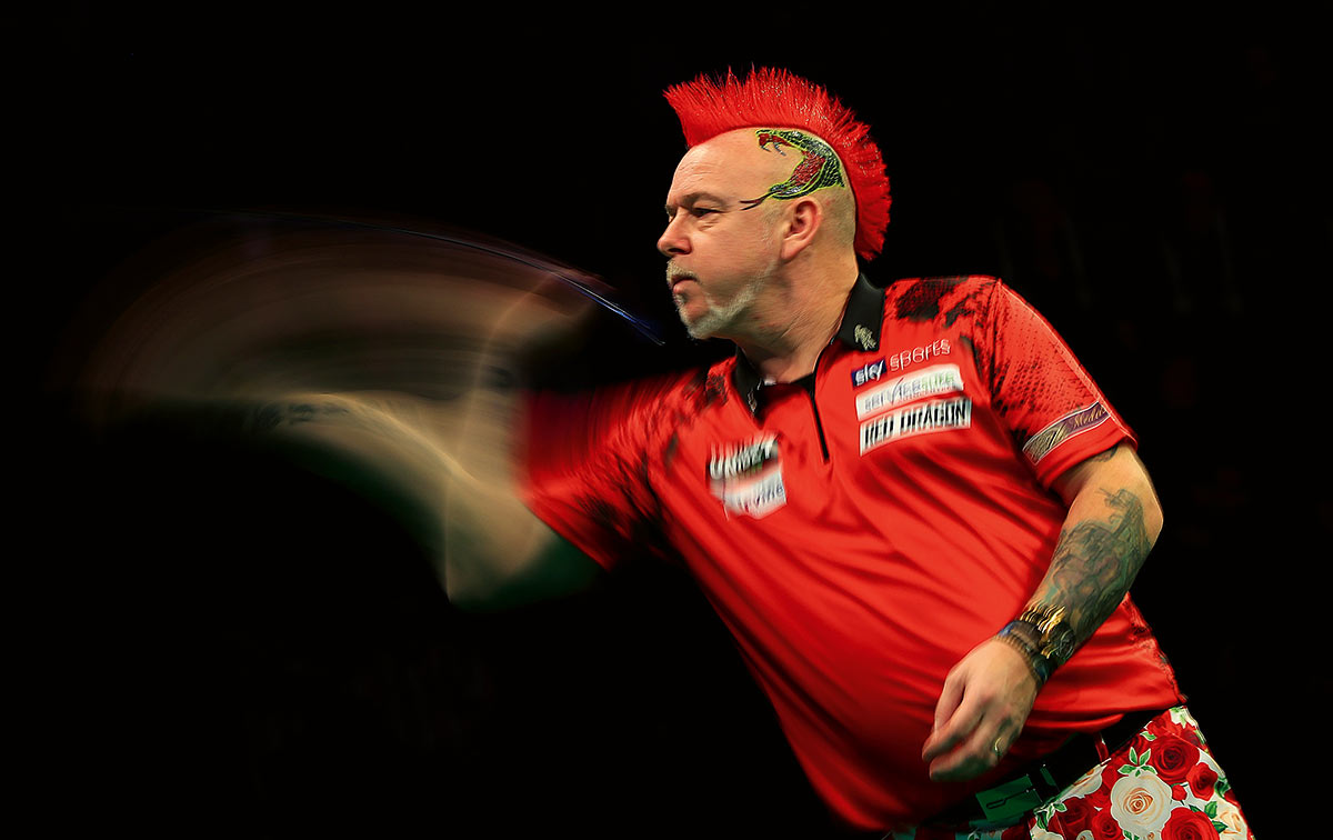 Wer ist der DartsWeltmeister Peter Wright alias „Snakebite“?